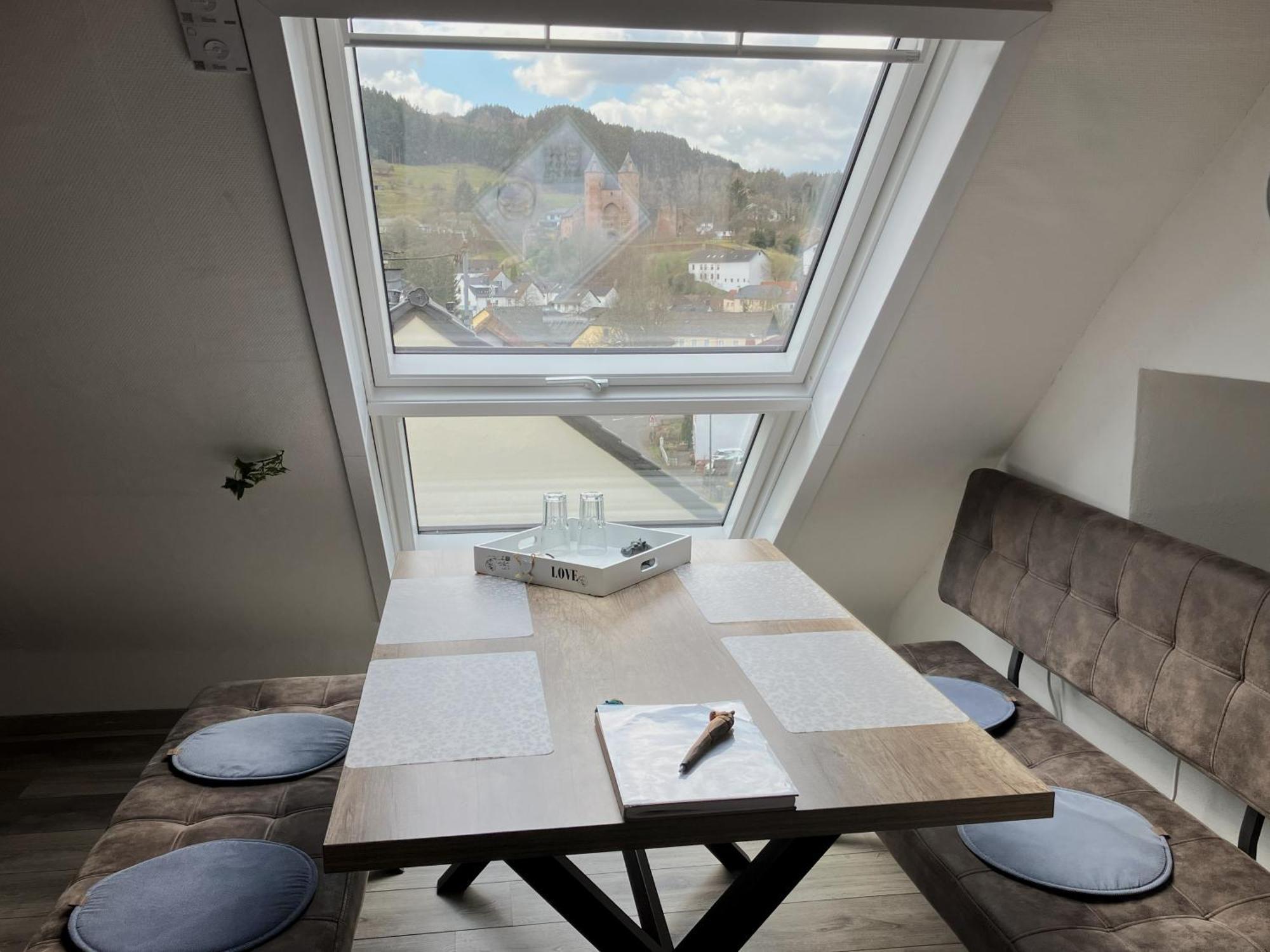 Happy Hippo Haus Appartement Mürlenbach Buitenkant foto